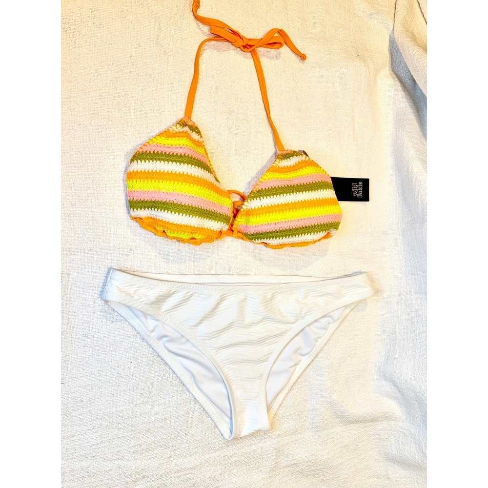 Wild Fa­ble Cro­chet Tri­an­gle Biki­ni Top & Ribbed Hopster Bikini New
